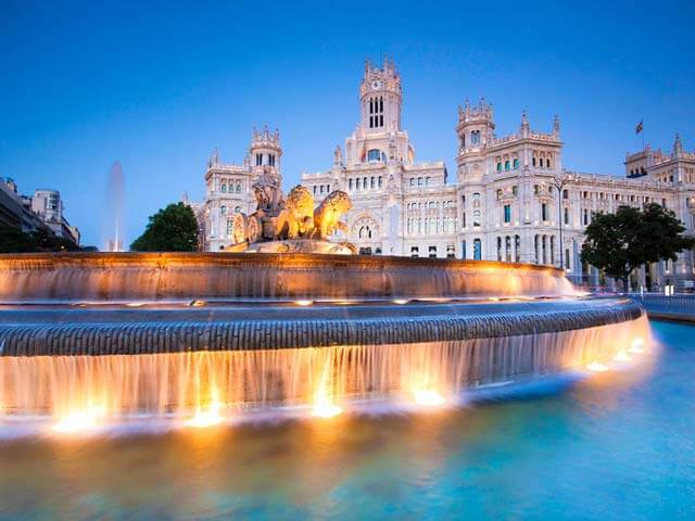Book your flight to Madrid with eDreams